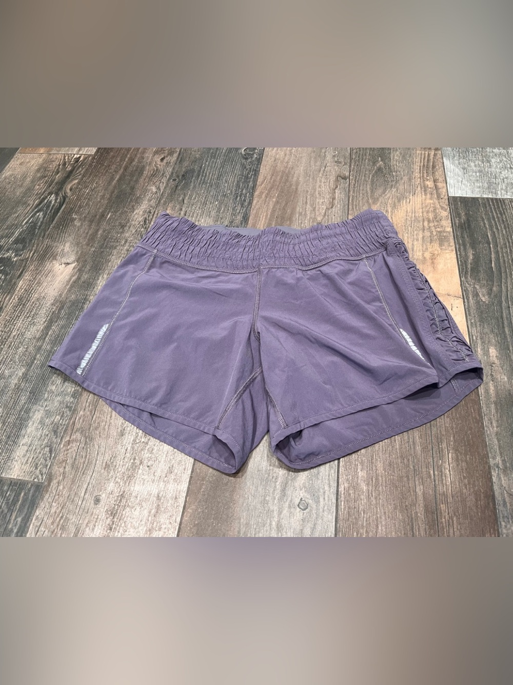 Lululemon Smokey Mulberry  Run Speed Short Shorts Ruffle Detail Lined Women Sz 4